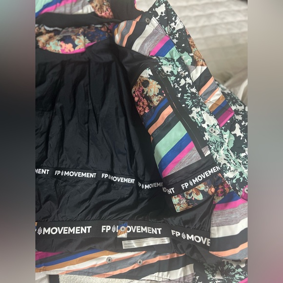 FP Movement Women's Bunny Slope Printed Puffer Jacket - Picture 8 of 14